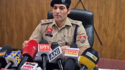 Gurugram-Police-detain-13-suspected-Bangladeshi-nationals-for-illegal-stay-1063x700-1.webp