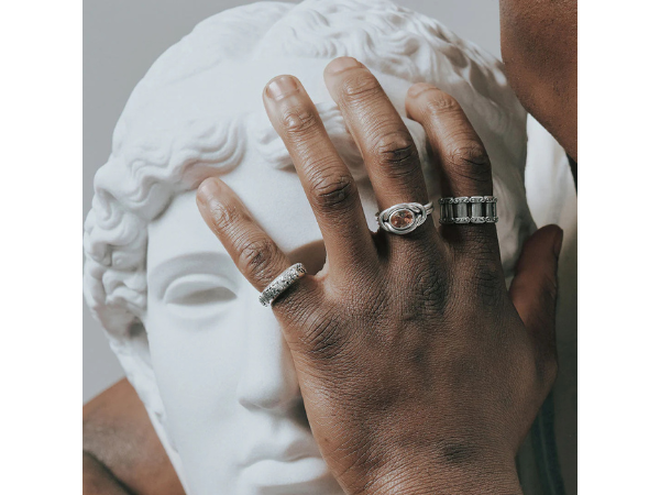 Silver-Denims-Launches-in-Mumbai-With-Paris-Designed-Jewellery-1-Hour-Delivery-and-Exclusive-Limited-Collections.png
