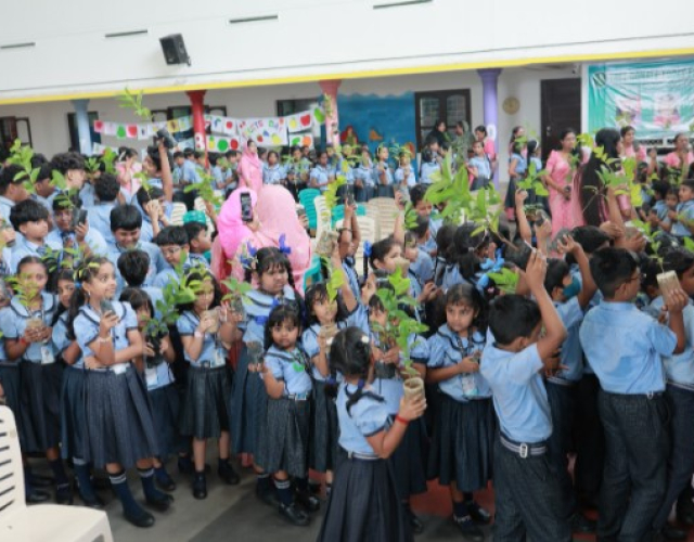 Tree-Donate-Today-Foundation-Unveils-Global-Mission-to-Plant-500-Crore-Trees-by-2030.jpg