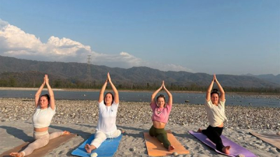Yoga-in-Summer-7-Tips-to-Stay-Cool-and-Energized.jpg